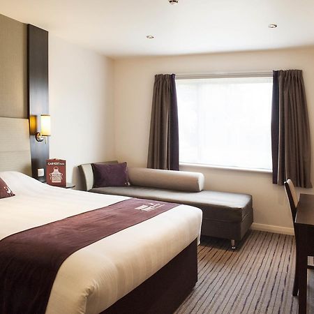 Premier Inn London Clapham Exteriör bild