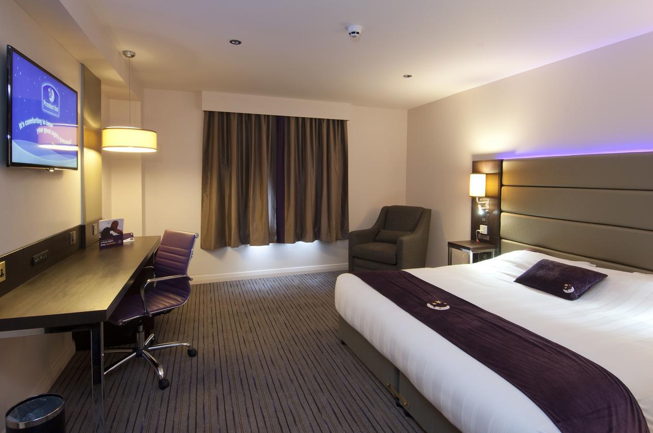 Premier Inn London Clapham Exteriör bild