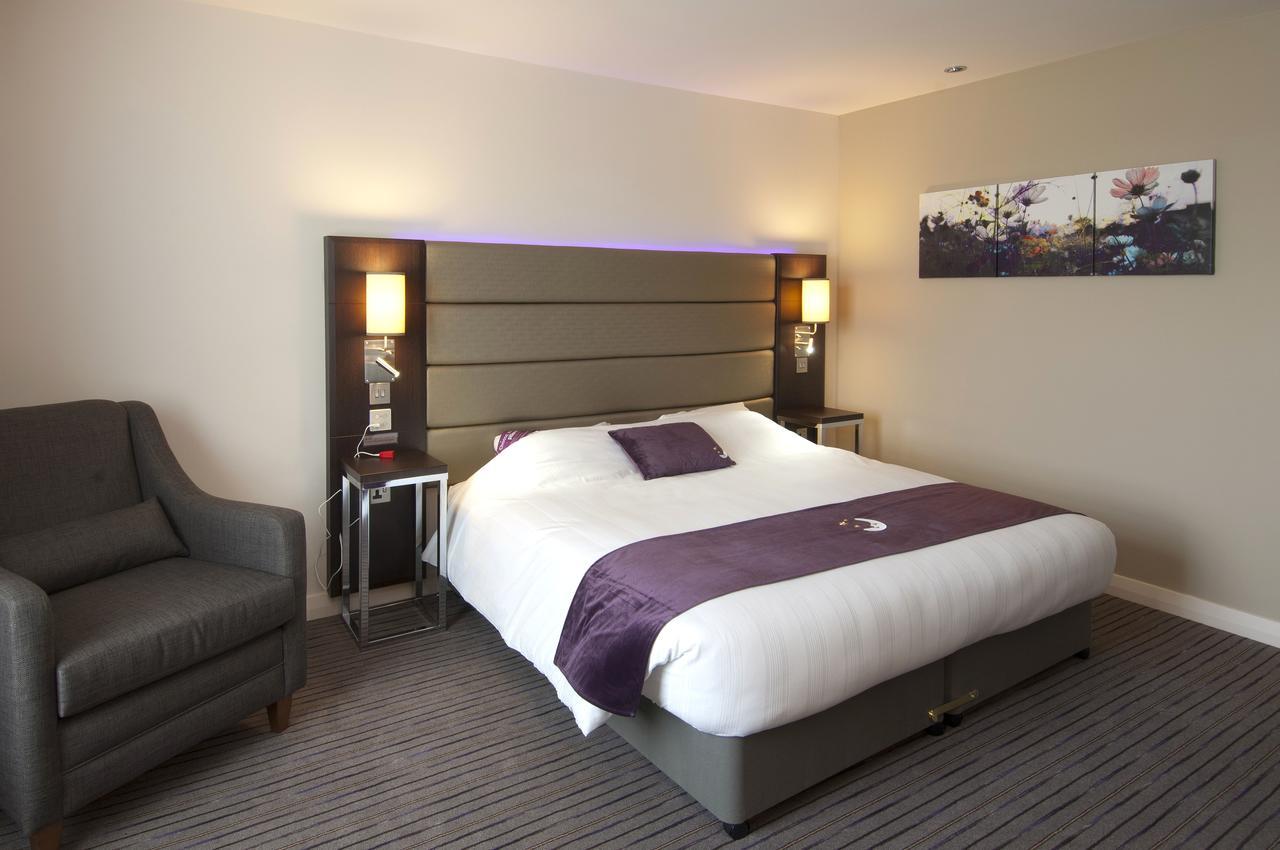 Premier Inn London Clapham Exteriör bild
