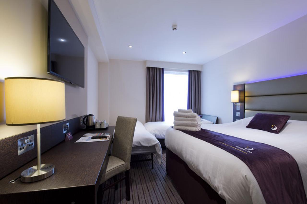 Premier Inn London Clapham Exteriör bild