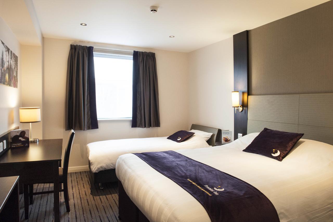 Premier Inn London Clapham Exteriör bild