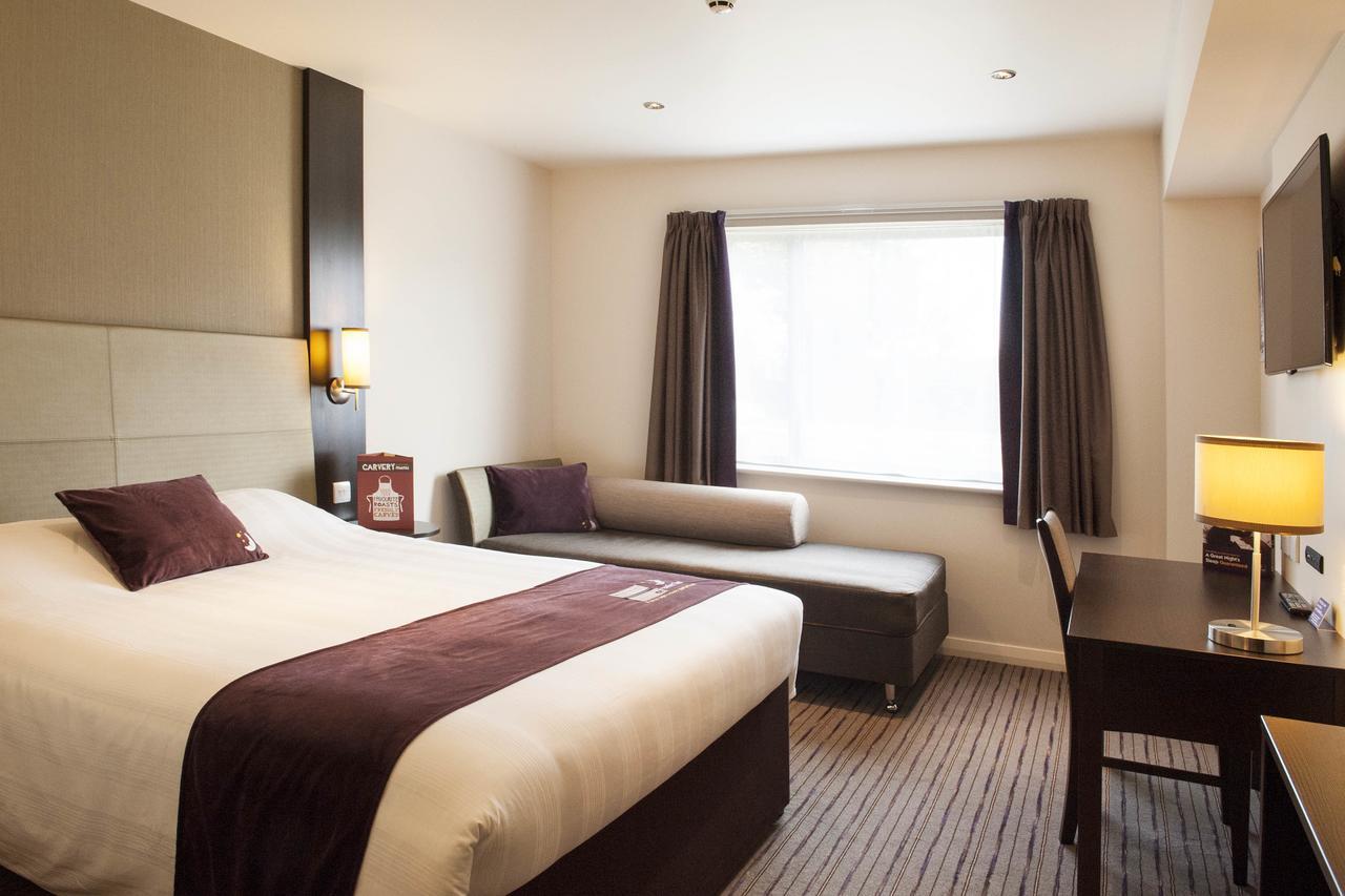 Premier Inn London Clapham Exteriör bild