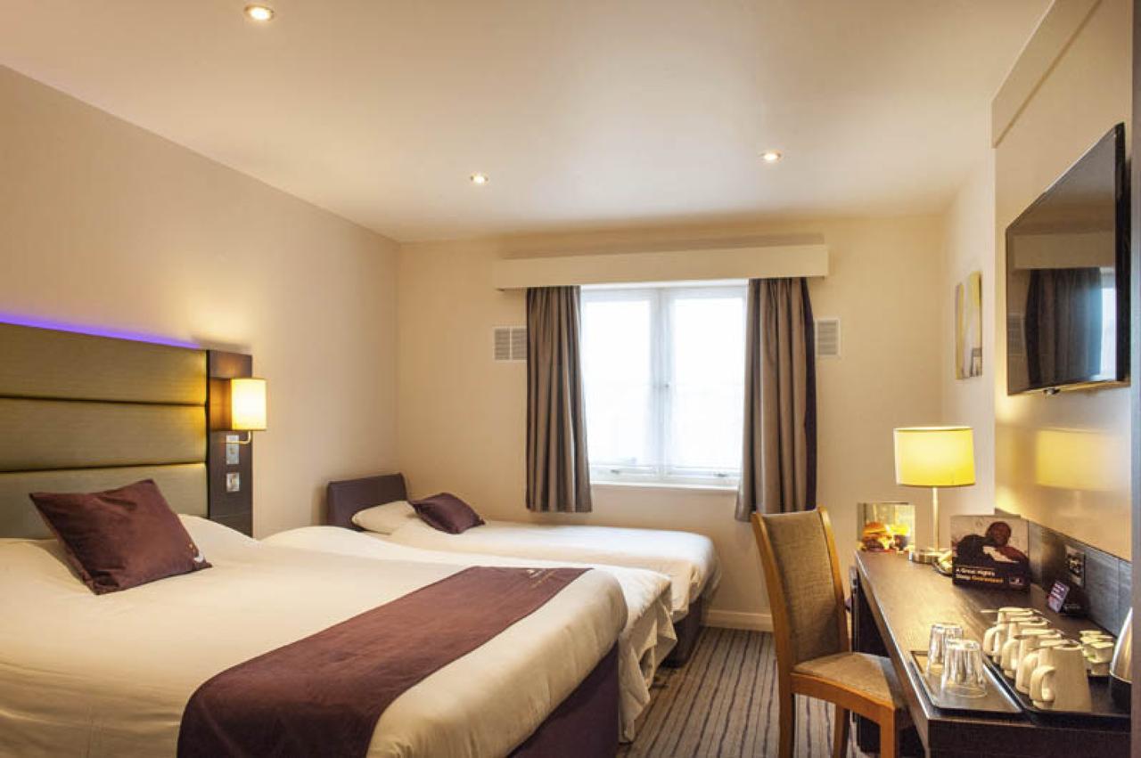 Premier Inn London Clapham Exteriör bild