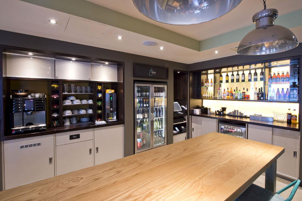 Premier Inn London Clapham Exteriör bild